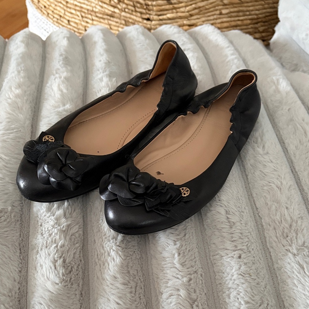 Black Tory Burch Flower Ballet Flats - 6.5 - Picture 1 of 5